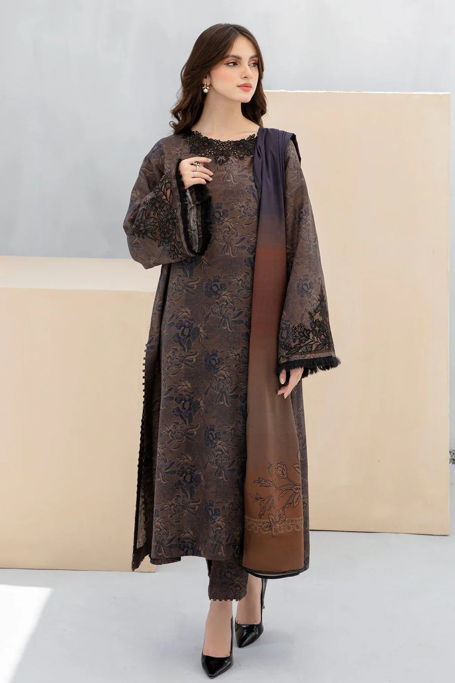 BAROQUE-3PC KHADDAR PRINTED SHIRT WITH KHADDAR PRINT DUPATTA AND PRINT TROUSER-12603