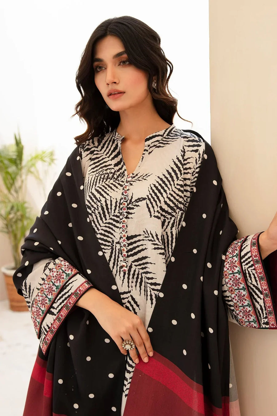 BAROQUE - 3PC USTITCHED KARANDI PRINTED SHIRT WITH KARANDI PRINTED DUPATTA AND TROUSER-BIC-12577