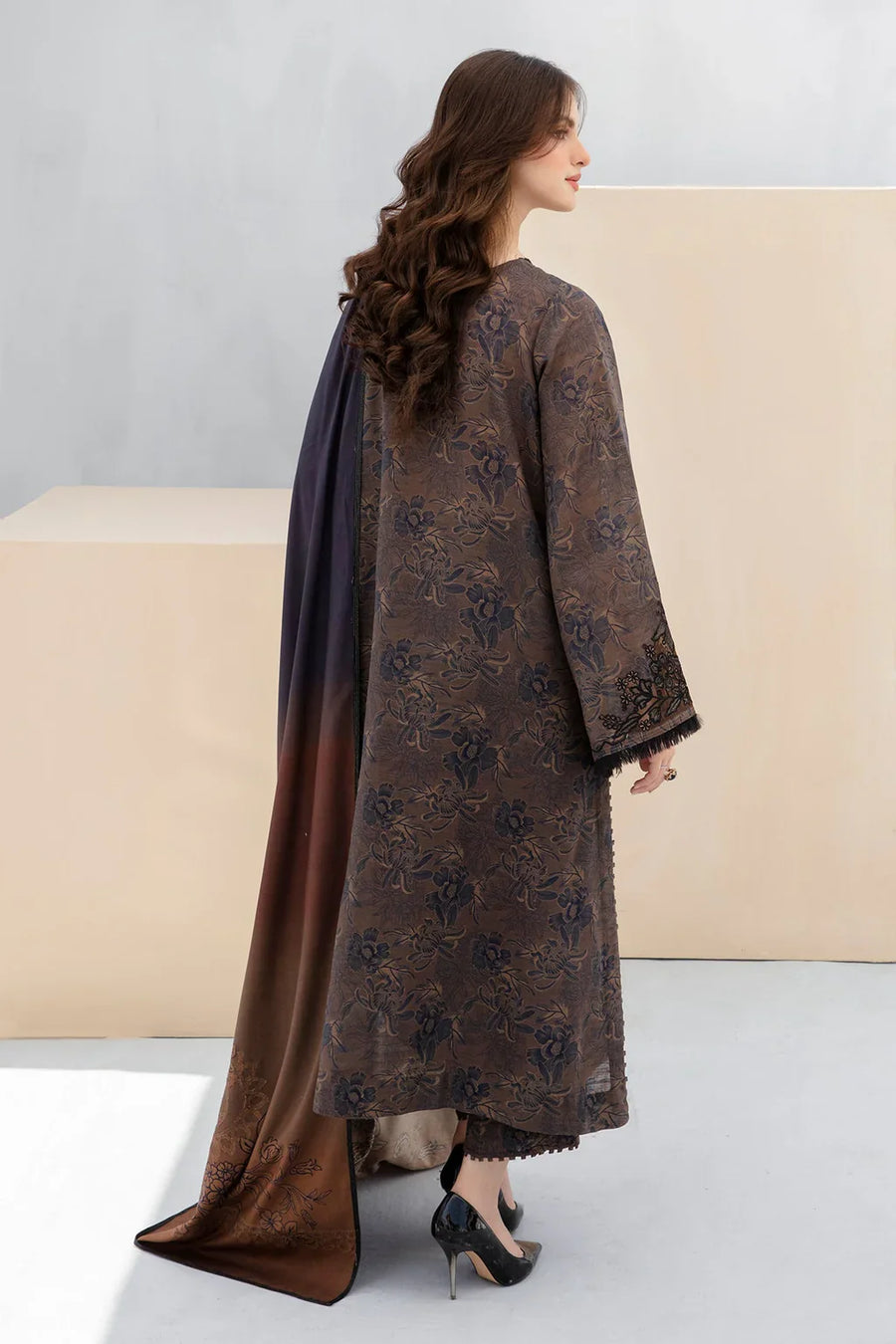 BAROQUE-3PC KHADDAR PRINTED SHIRT WITH KHADDAR PRINT DUPATTA AND PRINT TROUSER-12603