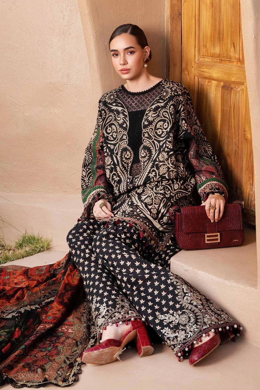 MARIA.B-3PC LAWN EMBROIDERED PRINTED SHIRT WITH CHIFFON PRINT DUPATTA AND PRINT TROUSER- NS 2517
