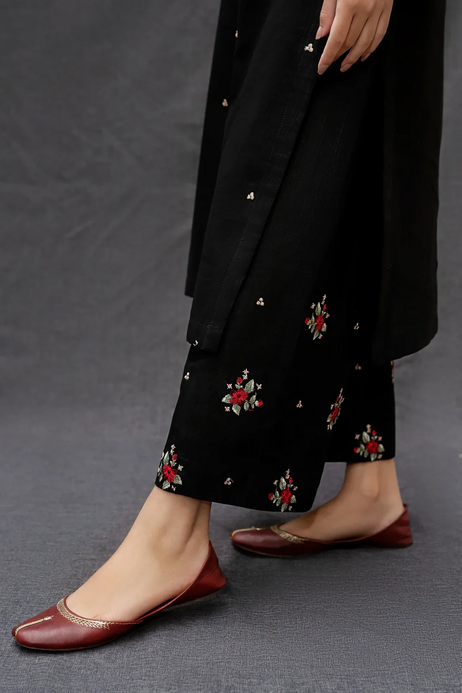 URGE - 3PC UNSTITCHED LAWN EMBROIDERED SHIRT WITH MONARK PRINT DUPATTA AND TROUSER-3516