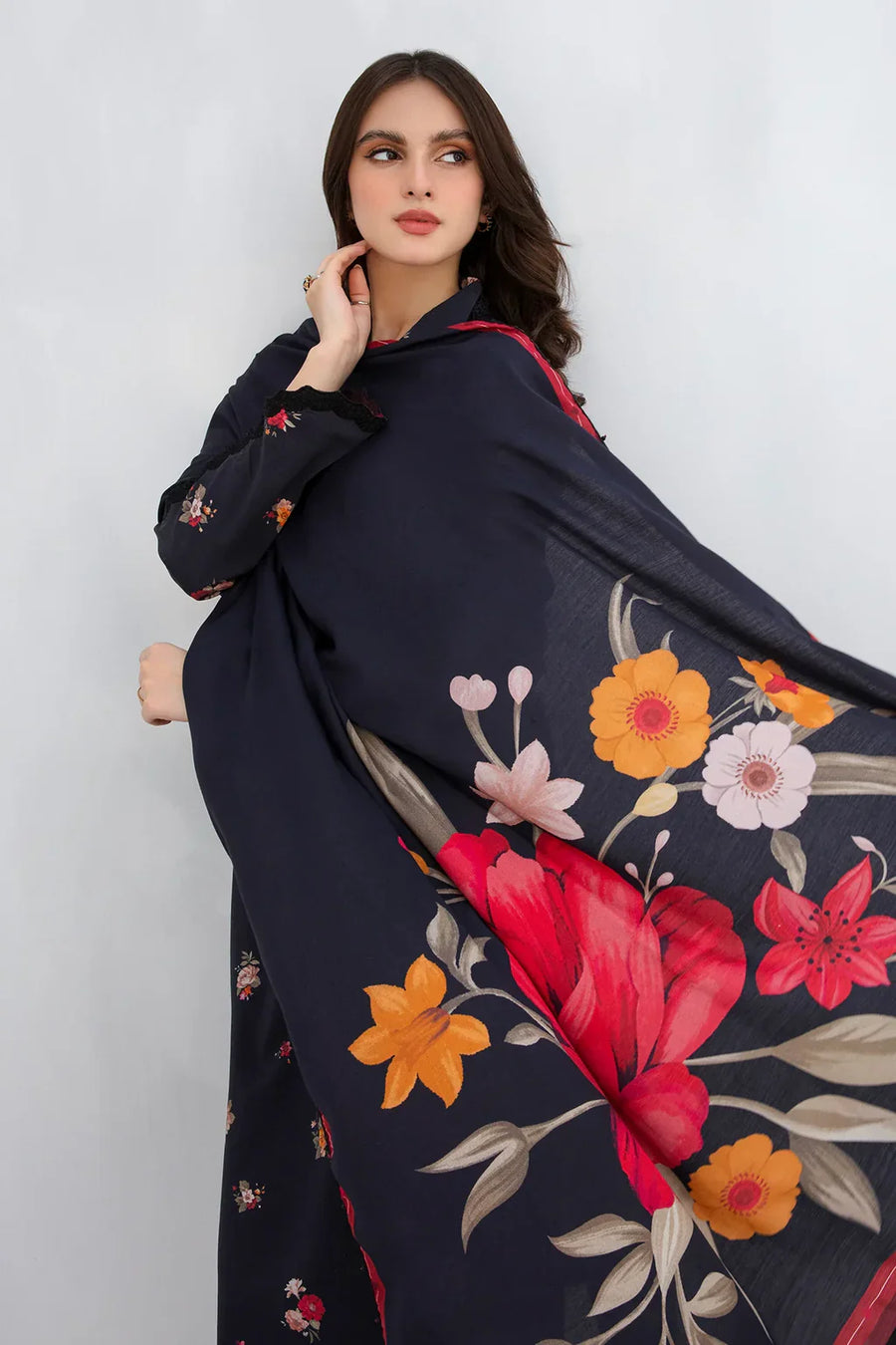 BAROQUE-3PC KHADDAR PRINTED SHIRT WITH KHADDAR PRINT DUPATTA AND PRINT TROUSER-12605