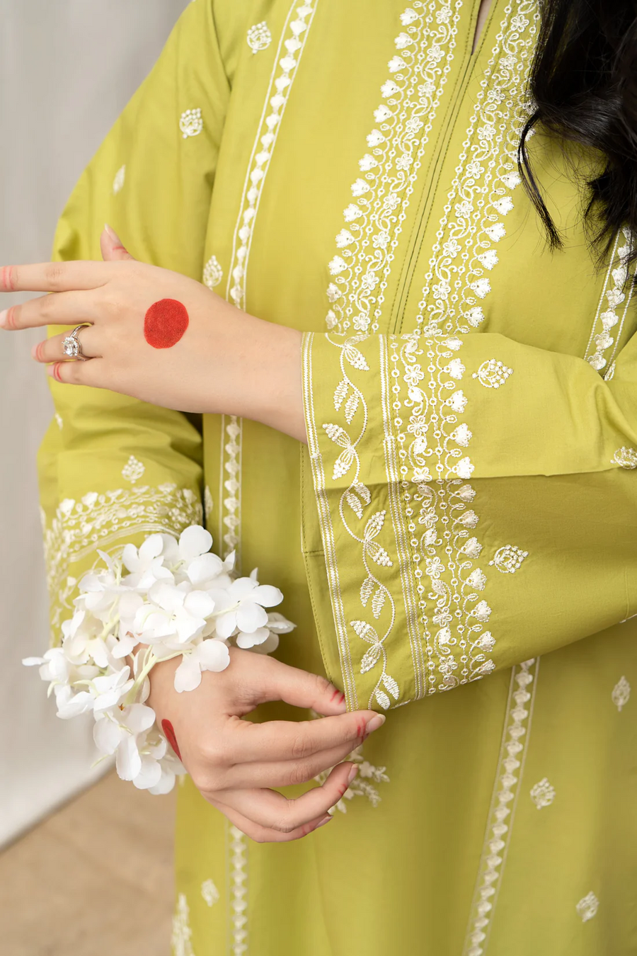 URGE - 3PC UNSTITCEHD LAWN EMBROIDERED SHIRT WITH MONARK PRINTED DUPATTA AND EMB TROUSER-3600