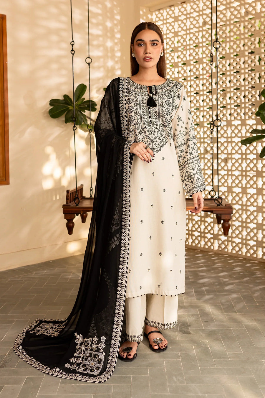 BATIK-3PC DHANAK EMBROIDERED SHIRT WITH CHIFFON EMBROIDERED DUPATTA AND EMB TROUSER-14104