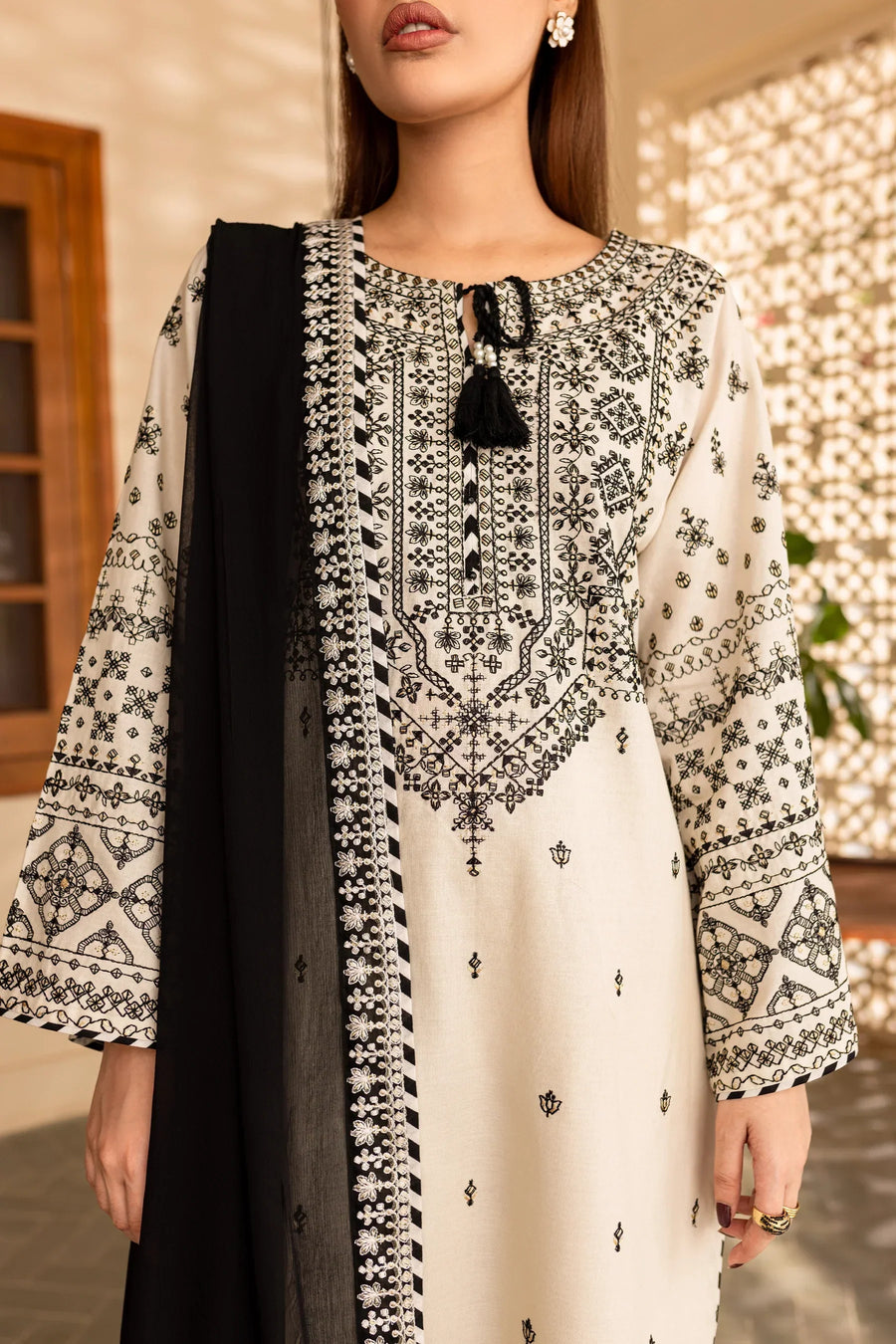 BATIK-3PC DHANAK EMBROIDERED SHIRT WITH CHIFFON EMBROIDERED DUPATTA AND EMB TROUSER-14104