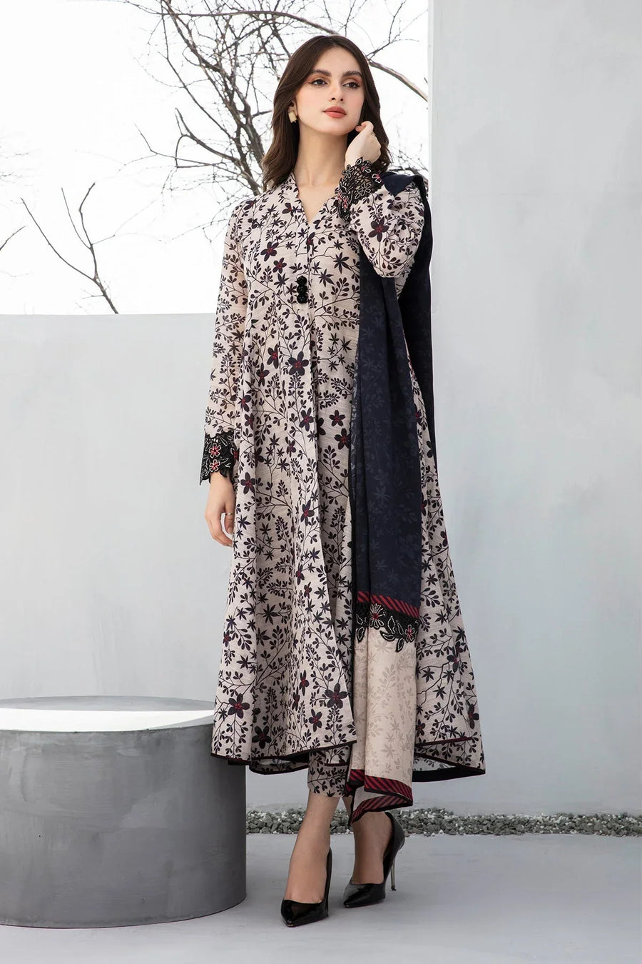 BAROUQE-3PC KHADDAR PRINTED SHIRT WITH KHADDAR PRINT DUPATTA AND PRINT TROUSER-12560