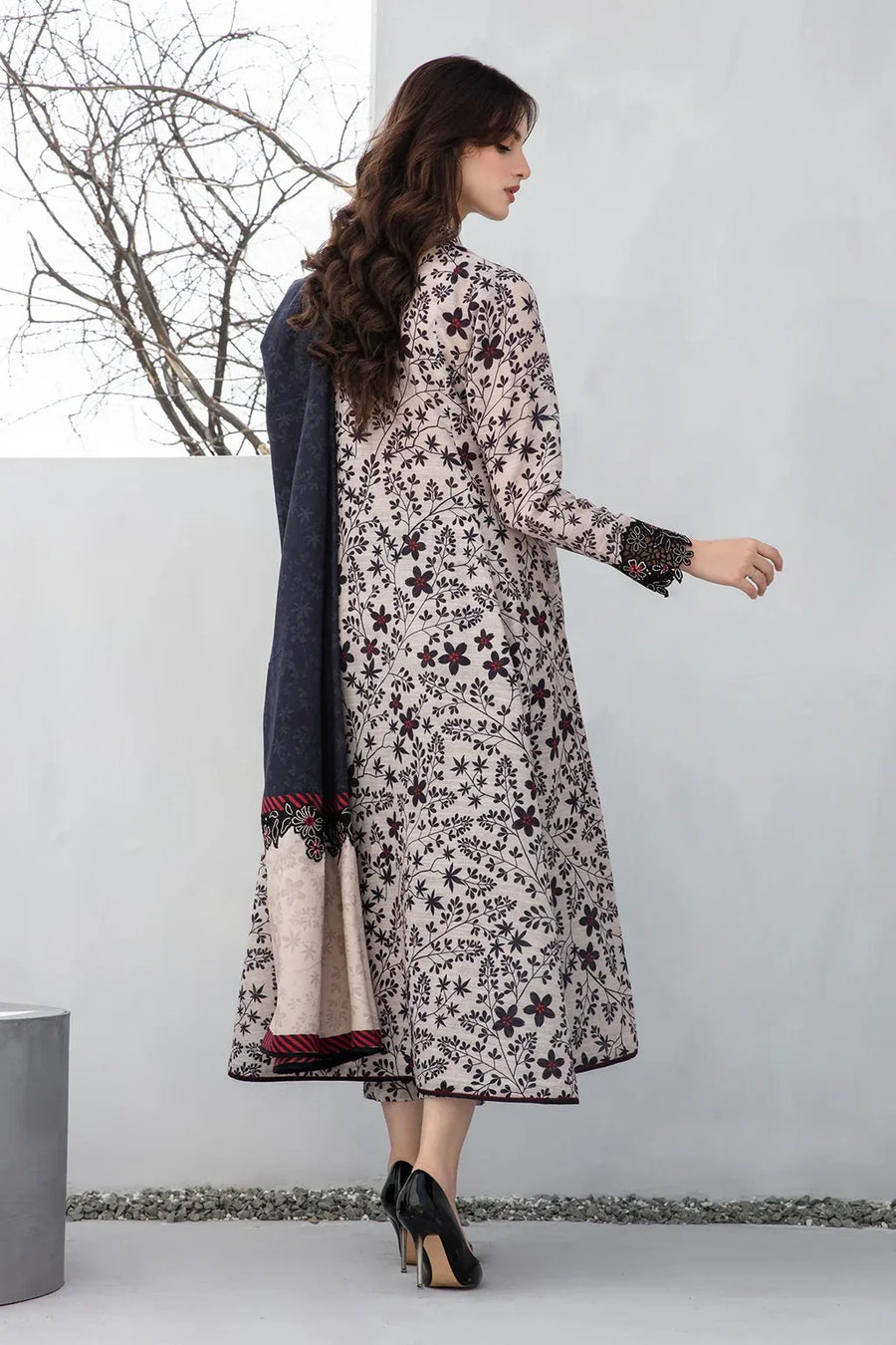 BAROUQE-3PC KHADDAR PRINTED SHIRT WITH KHADDAR PRINT DUPATTA AND PRINT TROUSER-12560