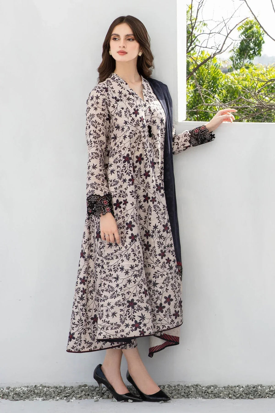BAROUQE-3PC KHADDAR PRINTED SHIRT WITH KHADDAR PRINT DUPATTA AND PRINT TROUSER-12560
