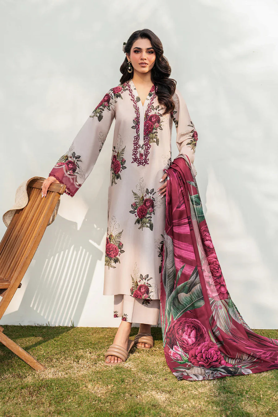 IZNIK - 3PC USTITCHED KARANDI PRINTED SHIRT WITH KARANDI PRINTED DUPATTA AND TROUSER-12572