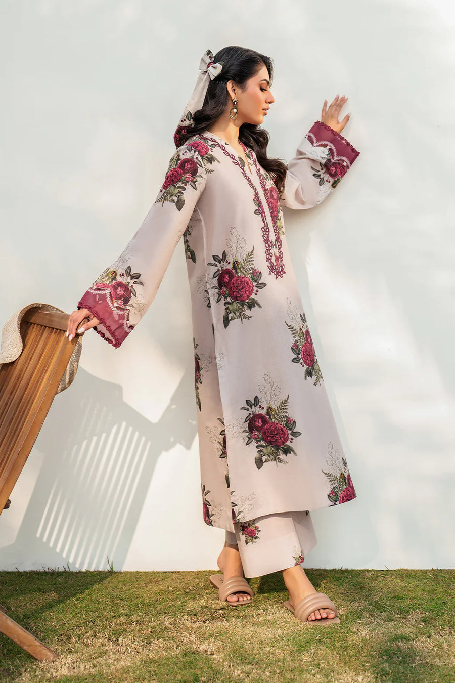 IZNIK - 3PC USTITCHED KARANDI PRINTED SHIRT WITH KARANDI PRINTED DUPATTA AND TROUSER-12572