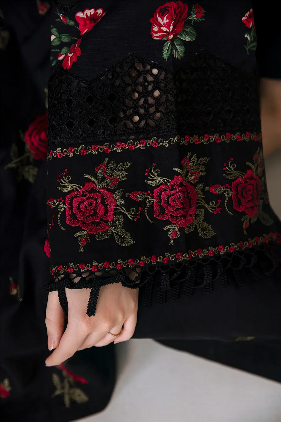 BAROQUE - 3PC UNSTITCHED DHANAK EMBROIDERED SHIRT WITH WOOL SHAWL-3278