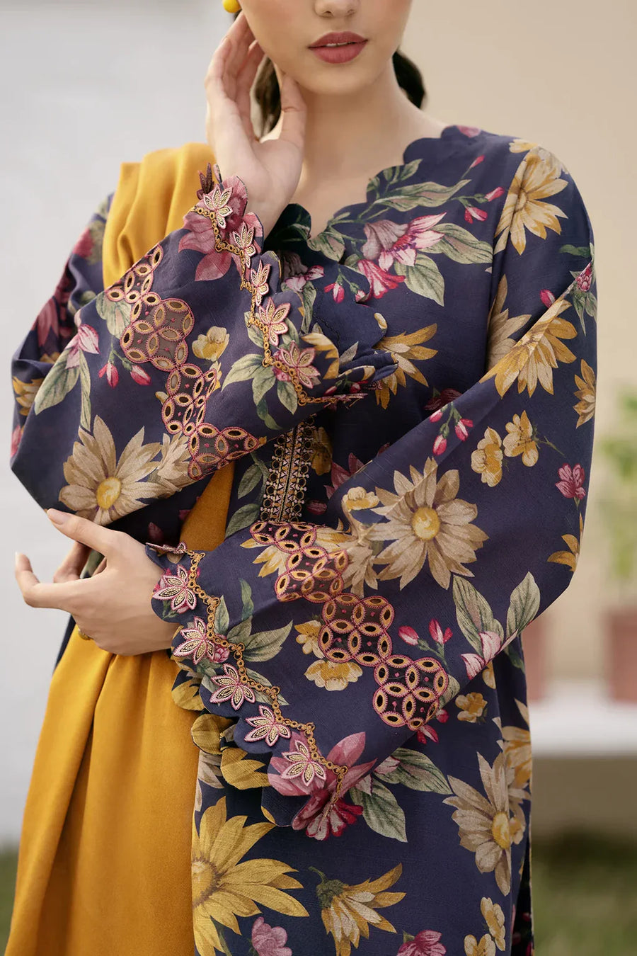 BAROUQE - 3PC UNSTITCHED KHADDAR PRINTED SHIRT WITH KHADDAR PRINT DUPATTA AND PRINT TROUSER-12630