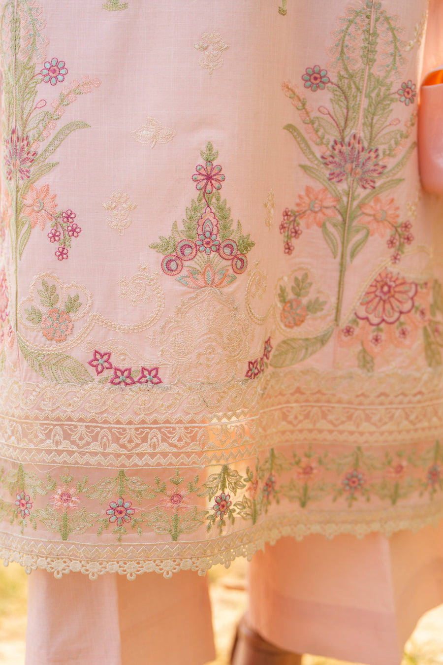 Maisa by Seven Star 3 Piece Stitched Embroidered Lawn | CLE-0208