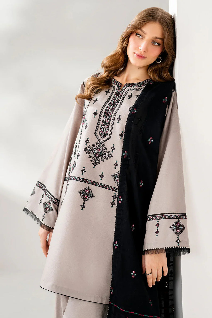 JAZMIN-3PC DHANAK EMBROIDERED SHIRT WITH CHIFFON EMB DUPATTA AND TROUSER-4192