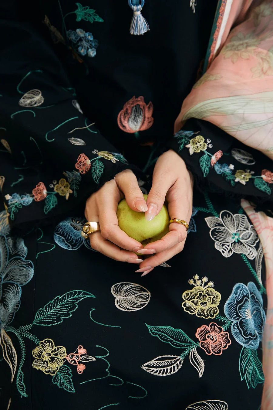 ZARASHAHJAHAN- 3PC DHANAK EMBROIDERED SHIRT WITH COUTRAI WOOL PRINT SHAWL AND EMB TROUSER-3214