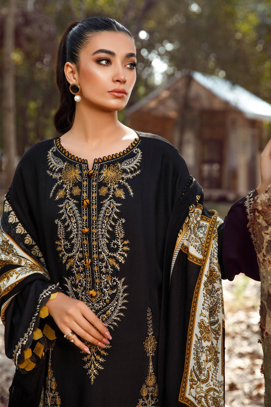 MARIA.B-3PC KHADDAR EMBROIDERED SHIRT WITH COURTRAI PRINTED SHAWL & TROUSER  - 14157
