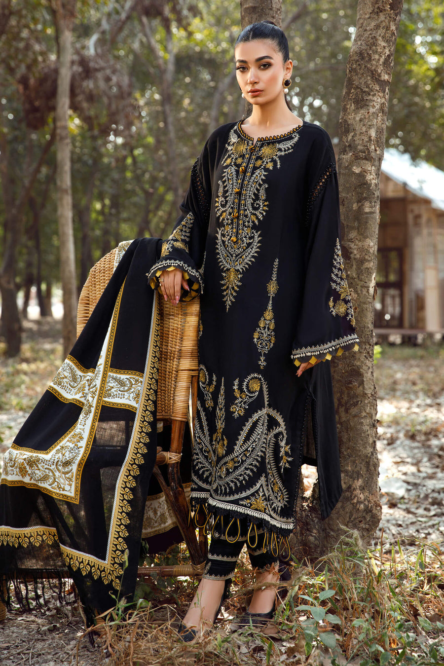 MARIA.B-3PC KHADDAR EMBROIDERED SHIRT WITH COURTRAI PRINTED SHAWL & TROUSER  - 14157