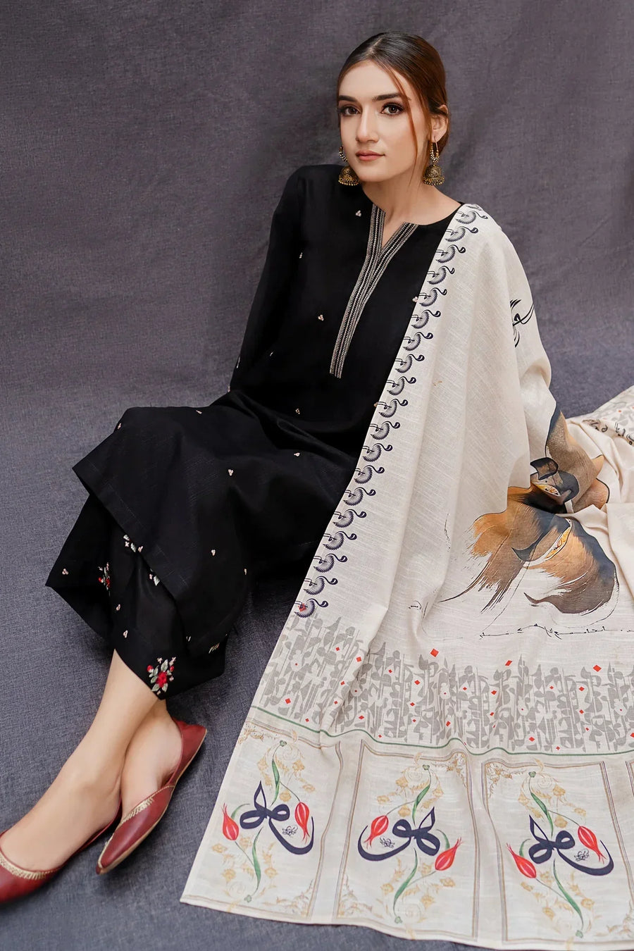 URGE - 3PC UNSTITCHED LAWN EMBROIDERED SHIRT WITH MONARK PRINT DUPATTA AND TROUSER-3516