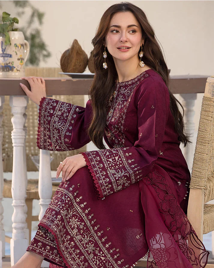 QALAMQAR-3PC DHANAK EMBROIDERED SHIRT WITH ORGANZA EMBROIDERED DUPATTA AND EMB TROUSER-14092