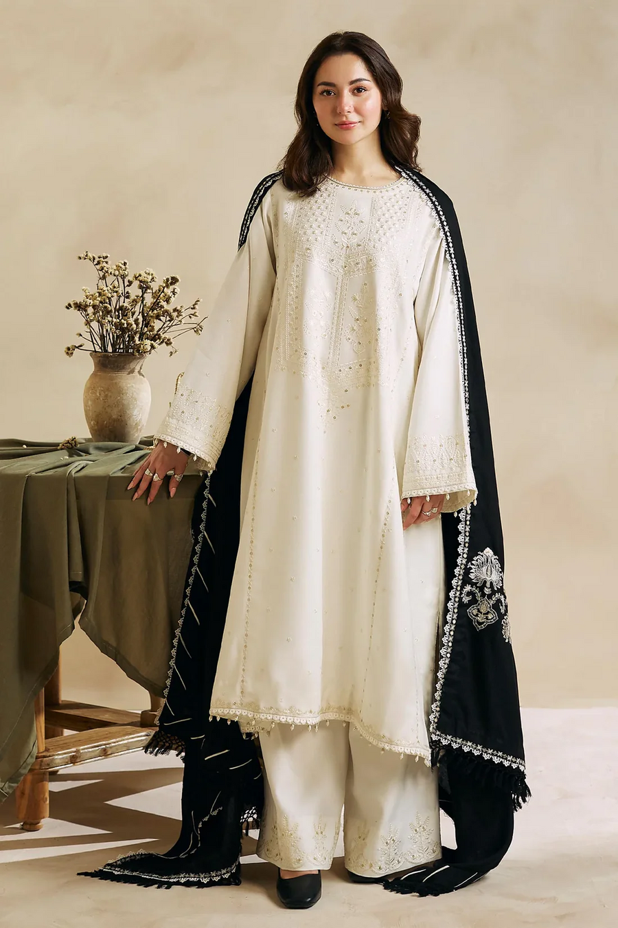 ZARA SHAHJAHAN-3PC DHANAK EMBROIDERED SHIRT WITH SLUB DHANAK EMBROIDERED SHAWL-14010